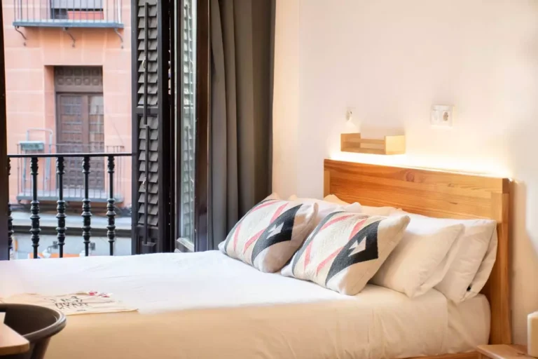 the hat hostel 7 768x512