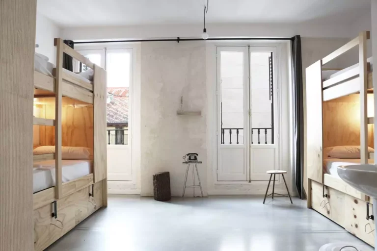 the hat hostel 8 768x512