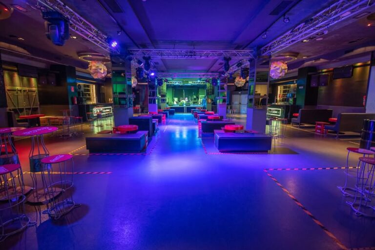 independance club 768x513